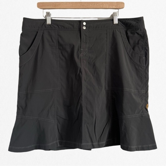 LUCY Women’s Dark Grey Skort with Front & Back Pockets Size XL - Picture 1 of 3